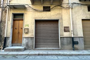 Magazzino a Partinico, Via Roma