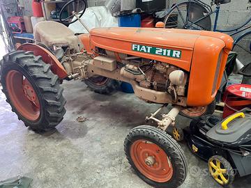 Fiat 211 ‘piccola’ sollevatore
