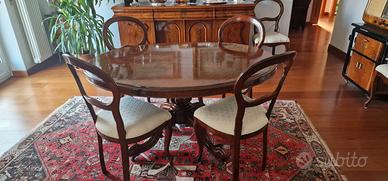 Tavolo ovale stile inglese con sedie 