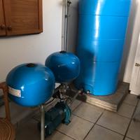 Cisterna/serbatoio, sfere e pompa per autoclave