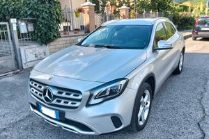 Mercedes Benz GLA 200 D Automatic  Premium 136cv