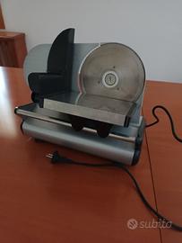 affettatrice in acciaio 