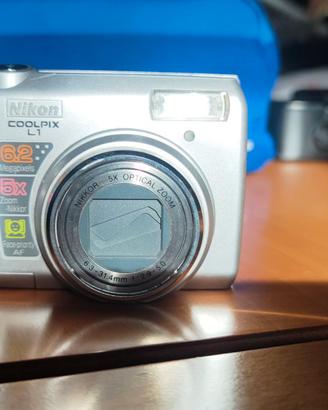 MACCHINA FOTOGRAFICA Nikon Colpix L1