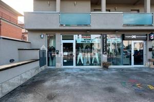 Elegante locale commerciale in posizione strategic