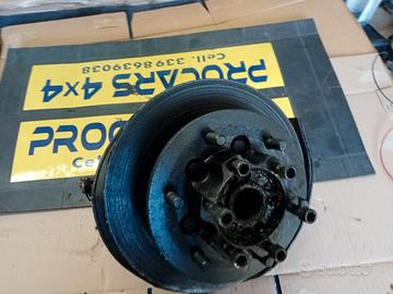 Mozzo ruota lato passeggero mitsubishi pajero l040
