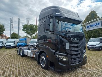 Iveco S-WAY as260s48 porta casse mobili