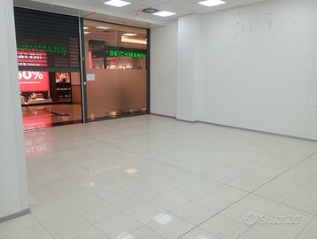 Locale in trieste presso c.c. le torri d'europa