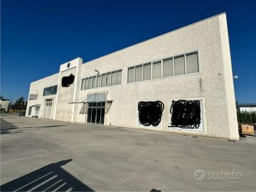 Vendita capannone con abitazione per rendita