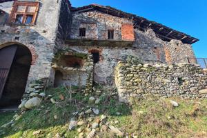 CASA SEMINDIPENDENTE A CUORGNÈ