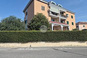 3 LOCALI A GIUGLIANO IN CAMPANIA