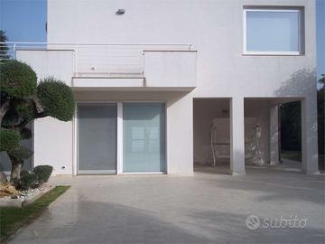 Villa signorile con giardino e vista mare Zona Is