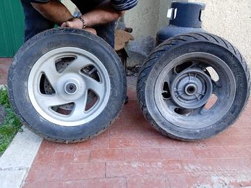 Gomme e cerchi Yamaha Majesty (anteriore + posteri