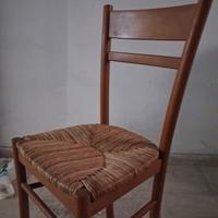 tavolo e sedie mai usate