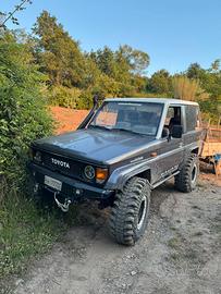toyota land cruiser lj70