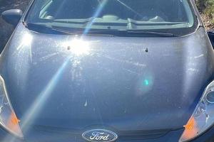 Ford fiesta Titanium GPL - OK NEOPATENTATI -