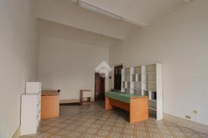 NEGOZIO A CASTELVETRO DI MODENA