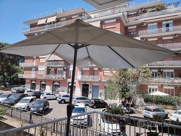 struttura ombrellone mezzaluna 