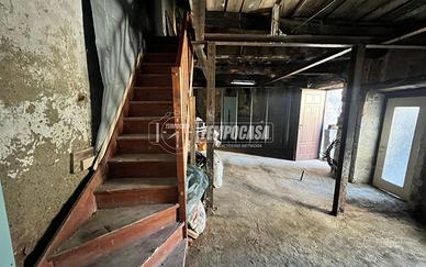 GUANZATE - SOLUZIONE INDIPENDENTE SU DUE LIVELLI