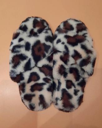 Pantofole Asos di pelo  Nr. 36