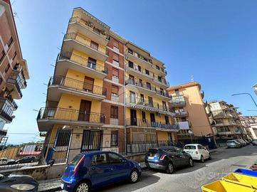 3 LOCALI A TORRE DEL GRECO