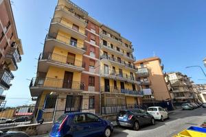 3 LOCALI A TORRE DEL GRECO