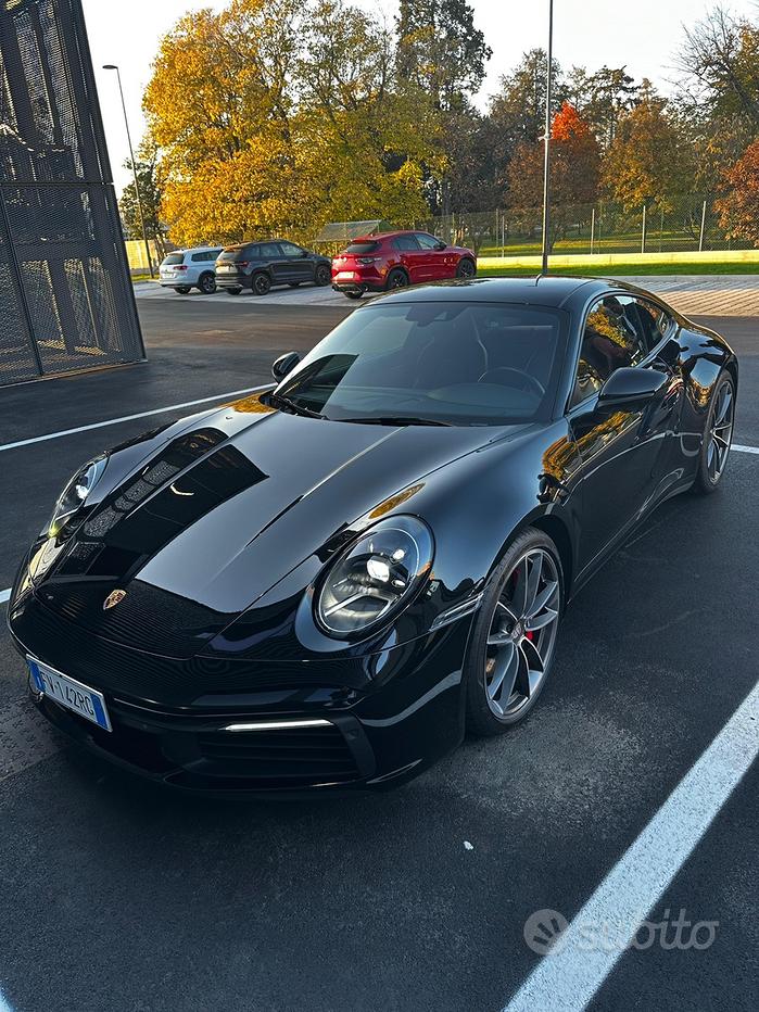 PORSCHE 911 (992)