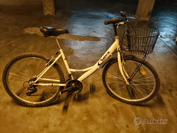 bicicletta donna con cestino