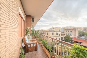 TRILOCALE CON TRE BALCONI