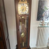 Orologio a pendolo da terra