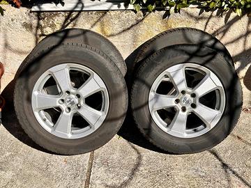 Cerchi in lega e gomme invernali 215/66 17