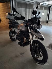 Moto Guzzi V85TT Grigio Atacama