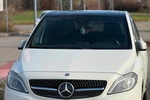Mercedes B180d