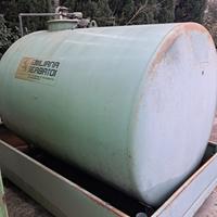 Serbatoio con vache contenimento