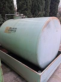 Serbatoio con vache contenimento