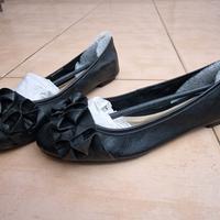 Ballerine Nere con Fiocco Floreale