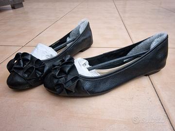 Ballerine Nere con Fiocco Floreale