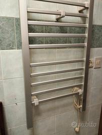 Scaldasalviette elettrico da parete in alluminio
