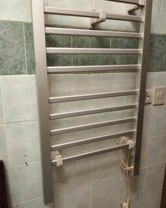 Scaldasalviette elettrico da parete in alluminio