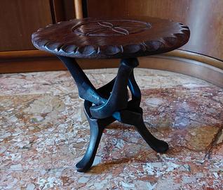 Treppiede da tavola, etnico africano