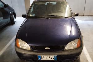 FORD FIESTA BENZINA 1250 BLU 2001
