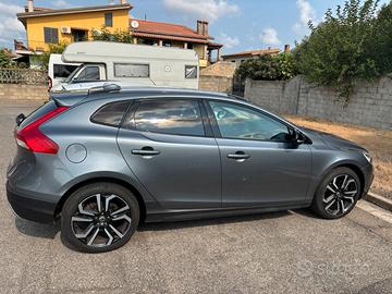 Volvo V40 Cross Country D4 con cambio automatico