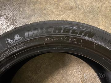 Gomma singola Michelin 245 45 R18