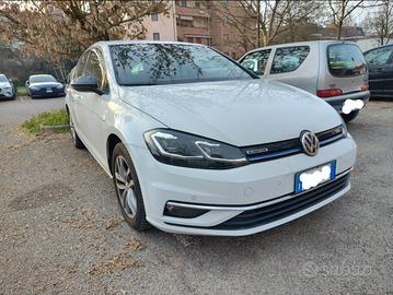 Golf 7.5  TGI 1.5cc 130cv DSG  executive  5 porte 