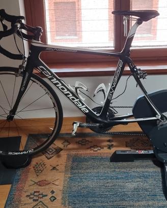Bici da corsa con smart trainer