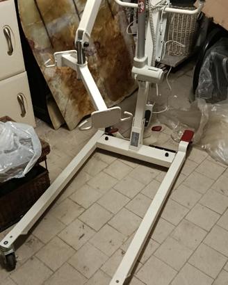 Sollevatore elettrico per disabili