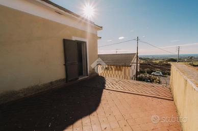 CASA INDIPENDENTE A TARQUINIA