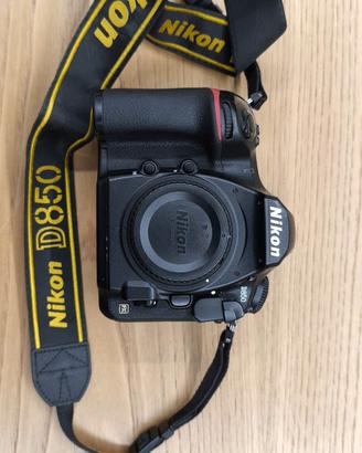 Nikon D850 +battery grip
