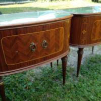 coppia comodine style antico