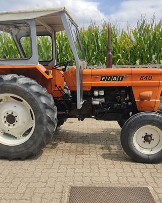 Trattore FIAT 640