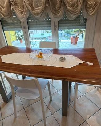 Tavolo in legno